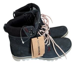 NWT! SwissBrand Grey Leather Boots with Pink Laces

Women’s size 6